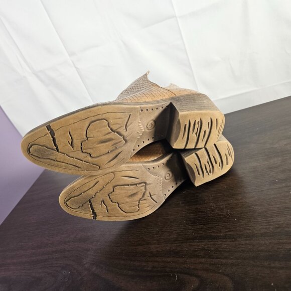 Volatile Chronicle Women's Tan Snake Embossed Booties size 8 - Picture 5 of 7